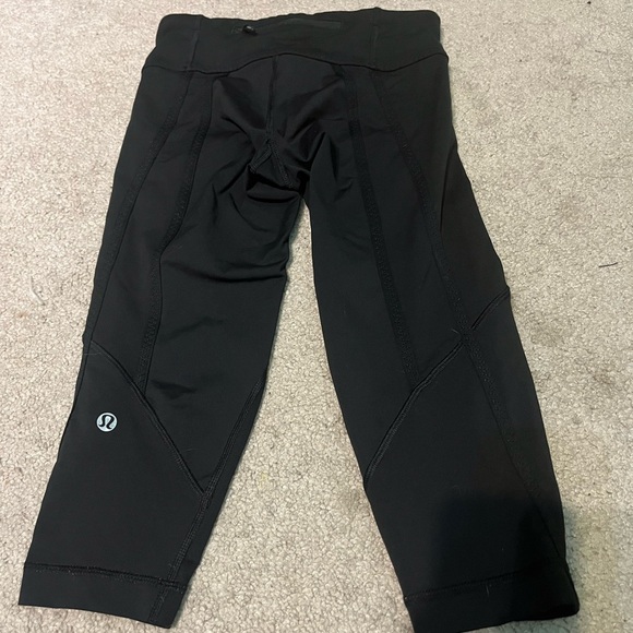 Lululemon nwot crop leggings - zip pocket in back with seams - Picture 5 of 5